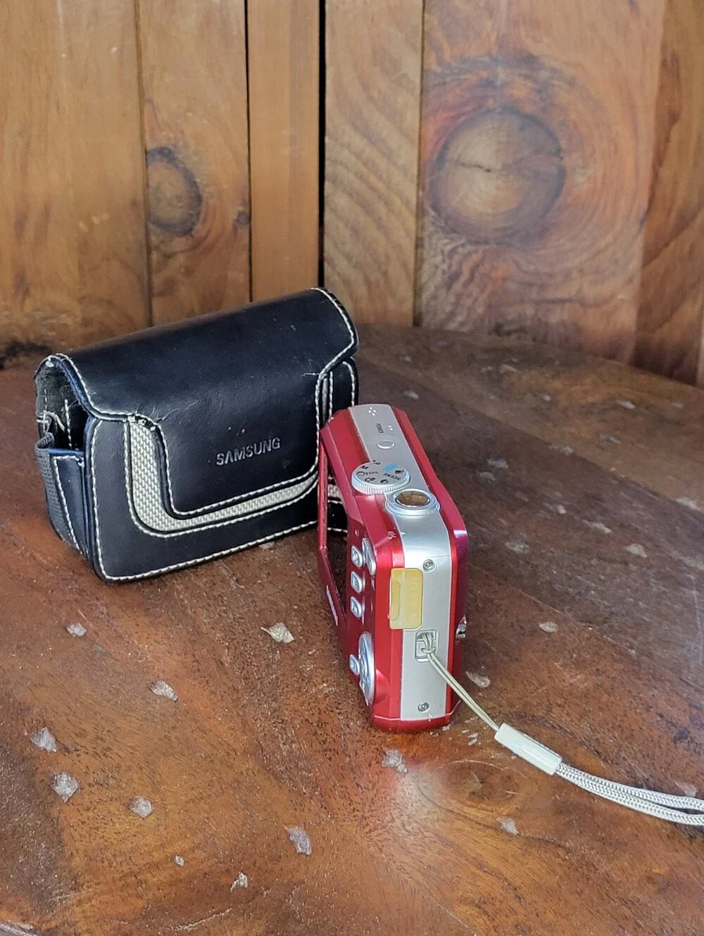 Samsung Compact Digital Camera in Red with Black Case